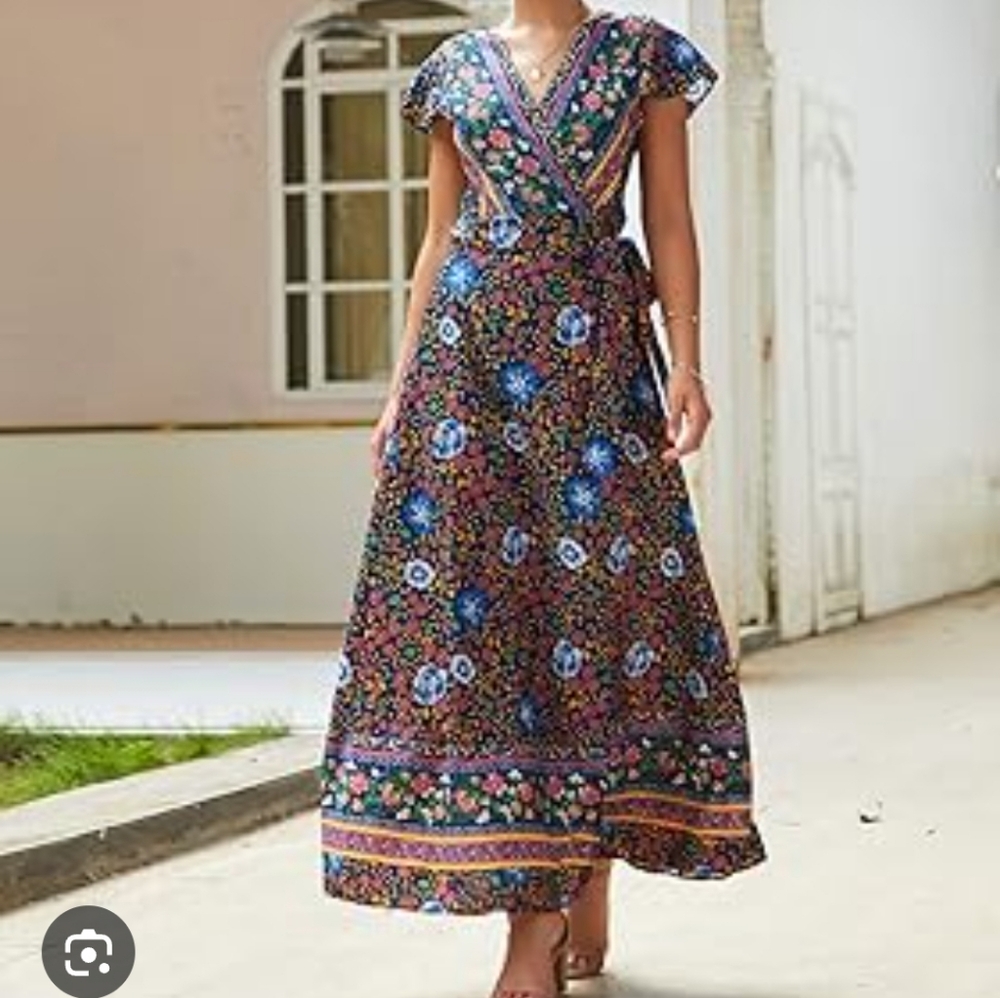 Elegant Blue Floral Maxi Dress - Picture 3 of 8